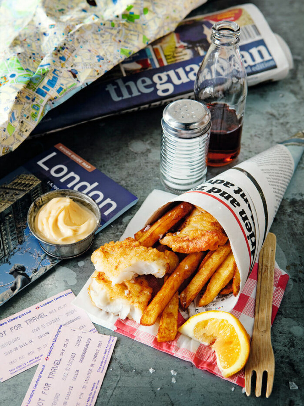 Fish’n’chips med majonnäs och maltvinäger. Fish’n'chips med majonnäs och maltvinäger.