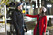 En bild på Emily Blunt och Jason Segel som har huvudrollerna i filmen The Five Year Engagement.