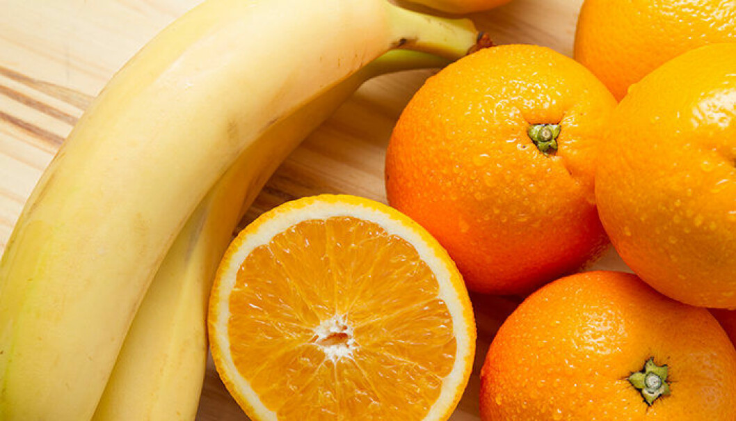 Bananer och apelsiner är bra mellanmål. Bananer och apelsiner är bra mellanmål.