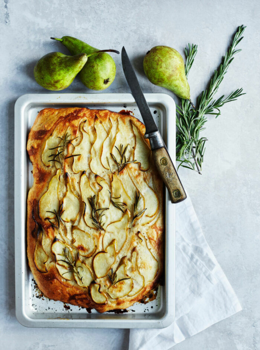 Focaccia med päron och rosmarin. Recept på focaccia med päron och rosmarin