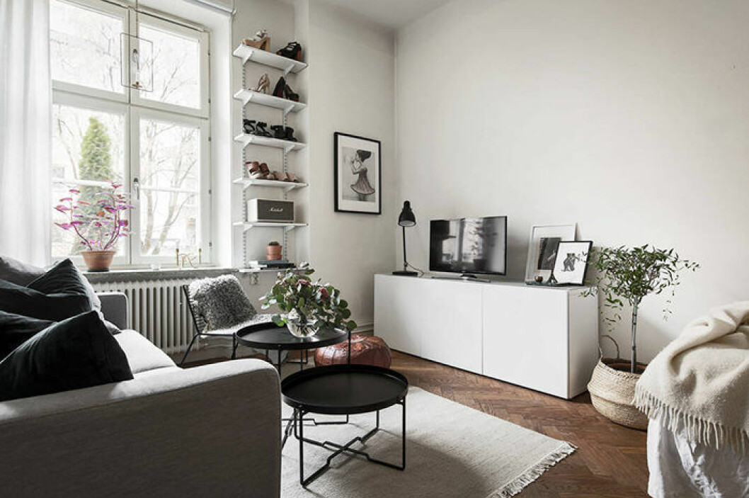 Foto: <a href="https://www.instagram.com/kronfoto/?hl=sv" target="_blank" rel="noopener">Adam Helbaoui/Kronfoto</a> för <a href="https://www.instagram.com/bosthlm_realestate/" target="_blank" rel="noopener">Bosthlm</a>/mäklare: Cecilia Heikkilä Inred snyggt och smart på liten yta