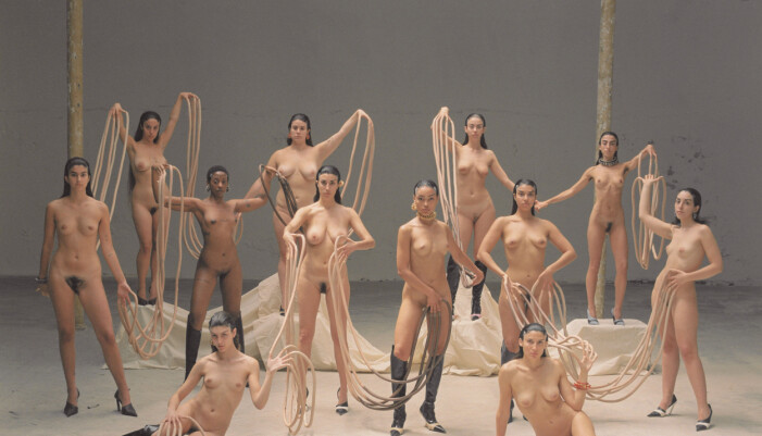 Syftet med utställningen är att utmana den traditionellt dominerande manliga blicken. Fotografiskas utställning Nude, bild av Carlota Guerrero