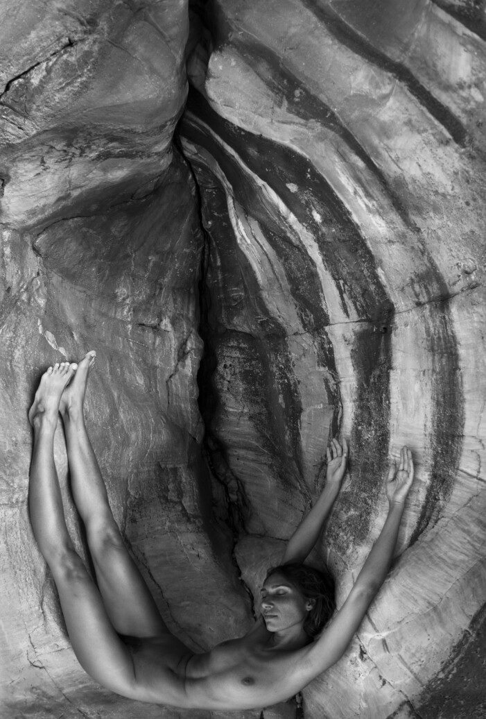Utställningen Nude består av verk signerade 30 kvinnliga fotografer från olika platser i världen. Fotografiska Nude-utställning Viki Kollerova