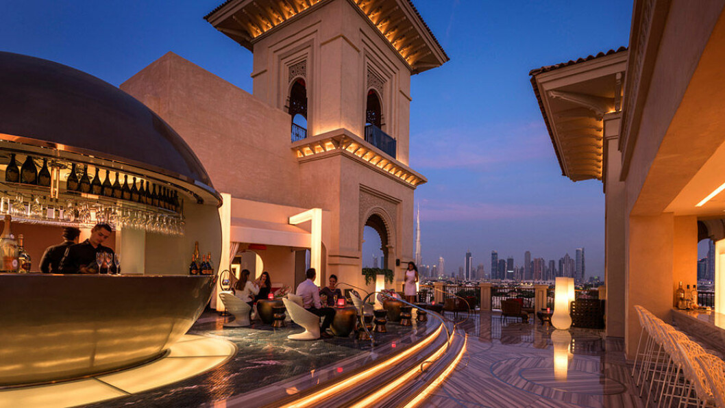 Via: <a href="http://press.fourseasons.com/dubai/hotel-news/2016/sky-high-ladies-night/" target="_blank" rel="noopener">Four Seasons</a> Via: Four Seasons