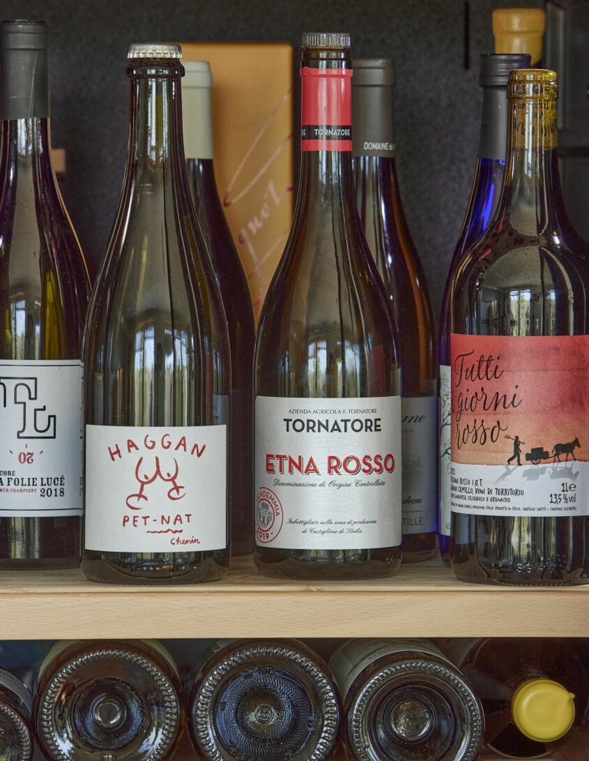 Haggan är Fridas eget vin som lanserats som pet-nat och rött. Finns i beställningssortimentet på Systembolaget. Frida Lund vin Haggan
