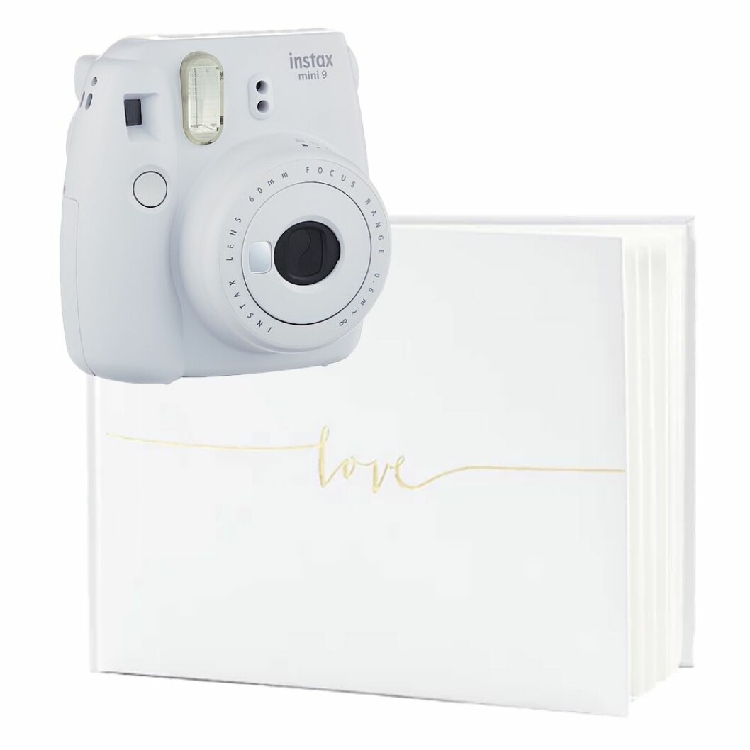 Gästbok med polaroidkamera