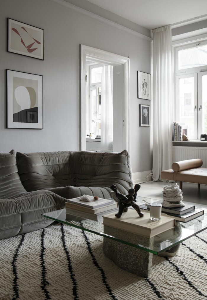 Hemma hos Gabriella Ferrero vardagsrum Ligne roset soffa