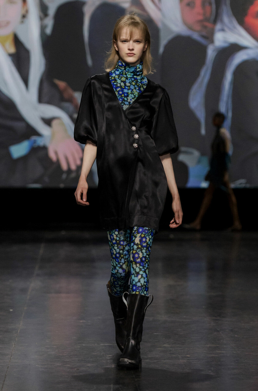 Helmönstrade outfits på Gannis AW19–visning på Köpenhamns modevecka