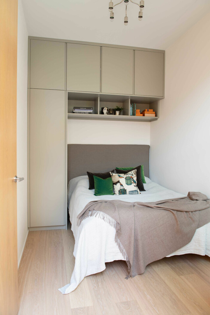 Foto & garderob: New Day Interior garderobslösning i ett litet sovrum