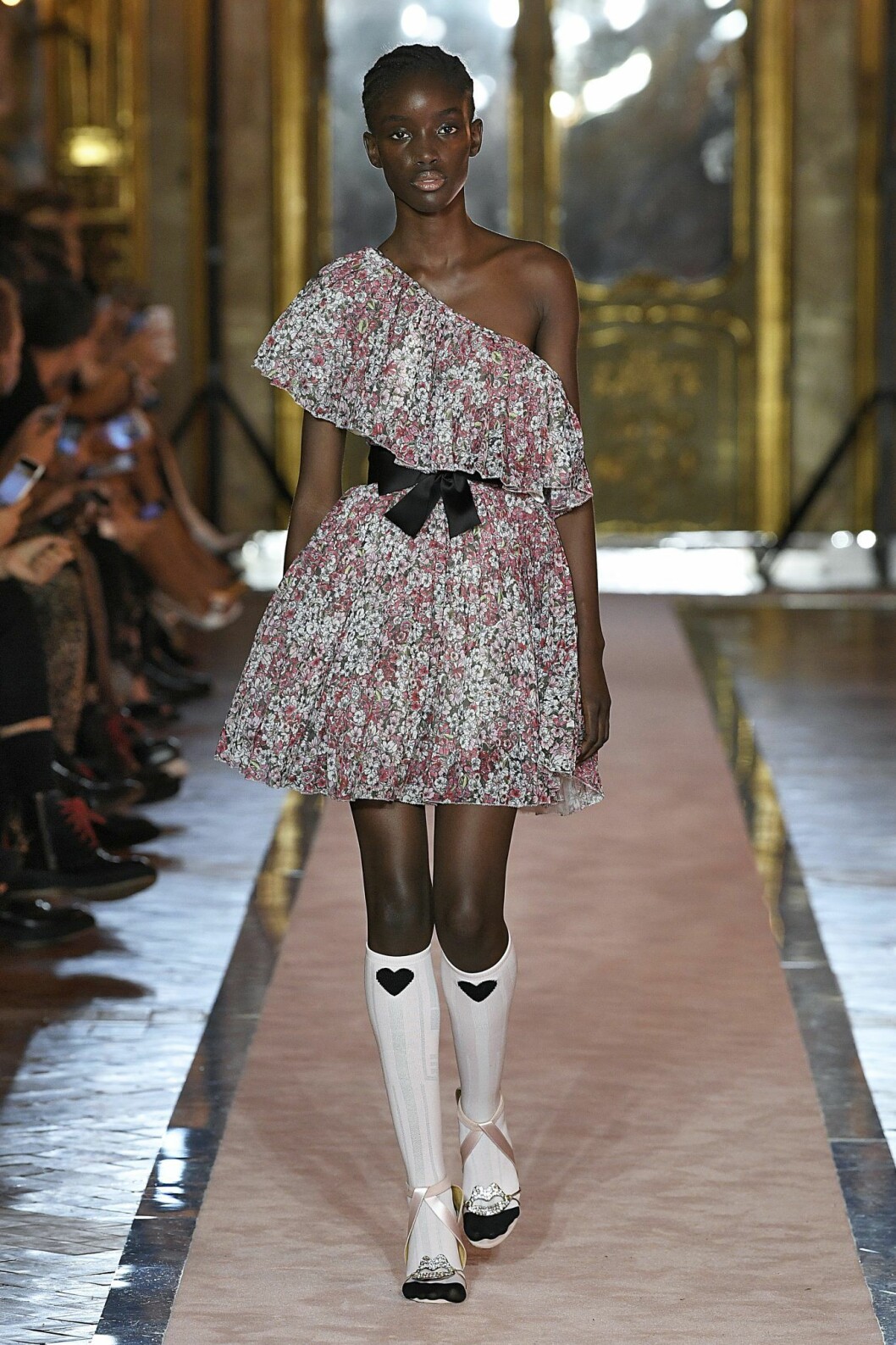 Blommig tyllklänning Giambattista Valli x H&M.