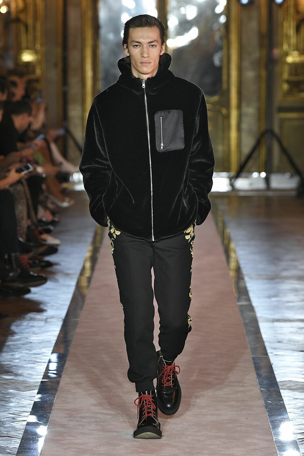 Svart herrlook från Giambattista Valli x H&M.