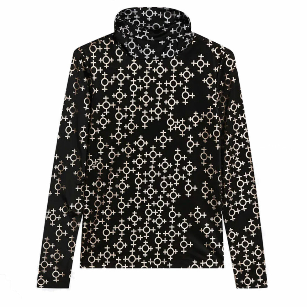 Tröja i turtleneck-modell, finns i fler färger. <a href="https://apprl.com/al/4ypE/" target="_blank" rel="noopener">Här kan du köpa den</a>. Gina tricot Aéreyn svart tröja