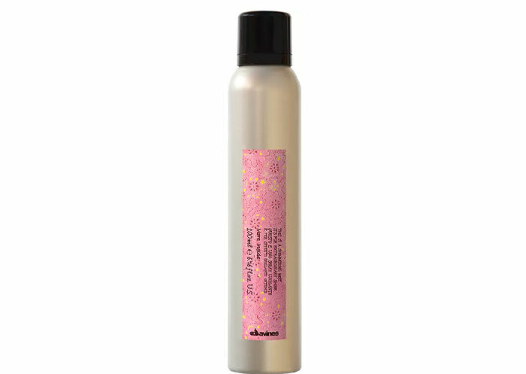 glansspray hår trend 2022