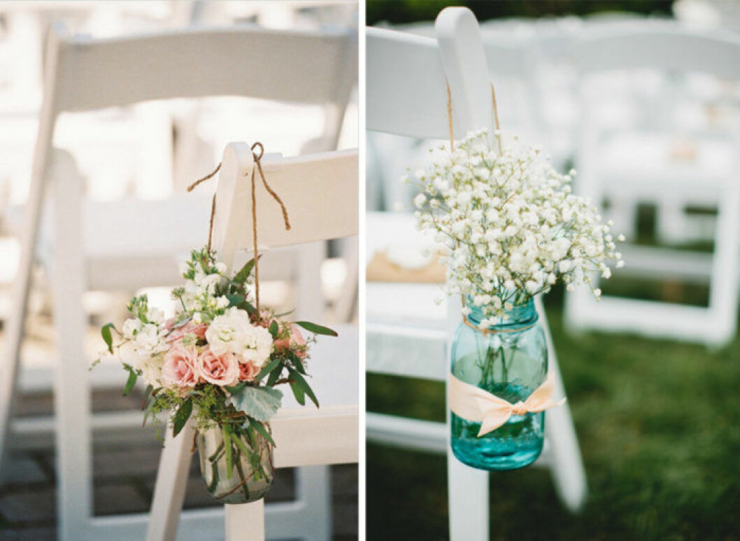 Via: <a href="http://www.weddingchicks.com/2013/07/12/rustic-virginia-wedding/">Weddingchicks.com</a> och <a href="http://ruffledblog.com/galleries/tiffanee-jt-a-lovely-peach-and-navy-summer-wedding/braunphotography-tj-039/">ruffledblog.com</a> Glasburkar med blommor