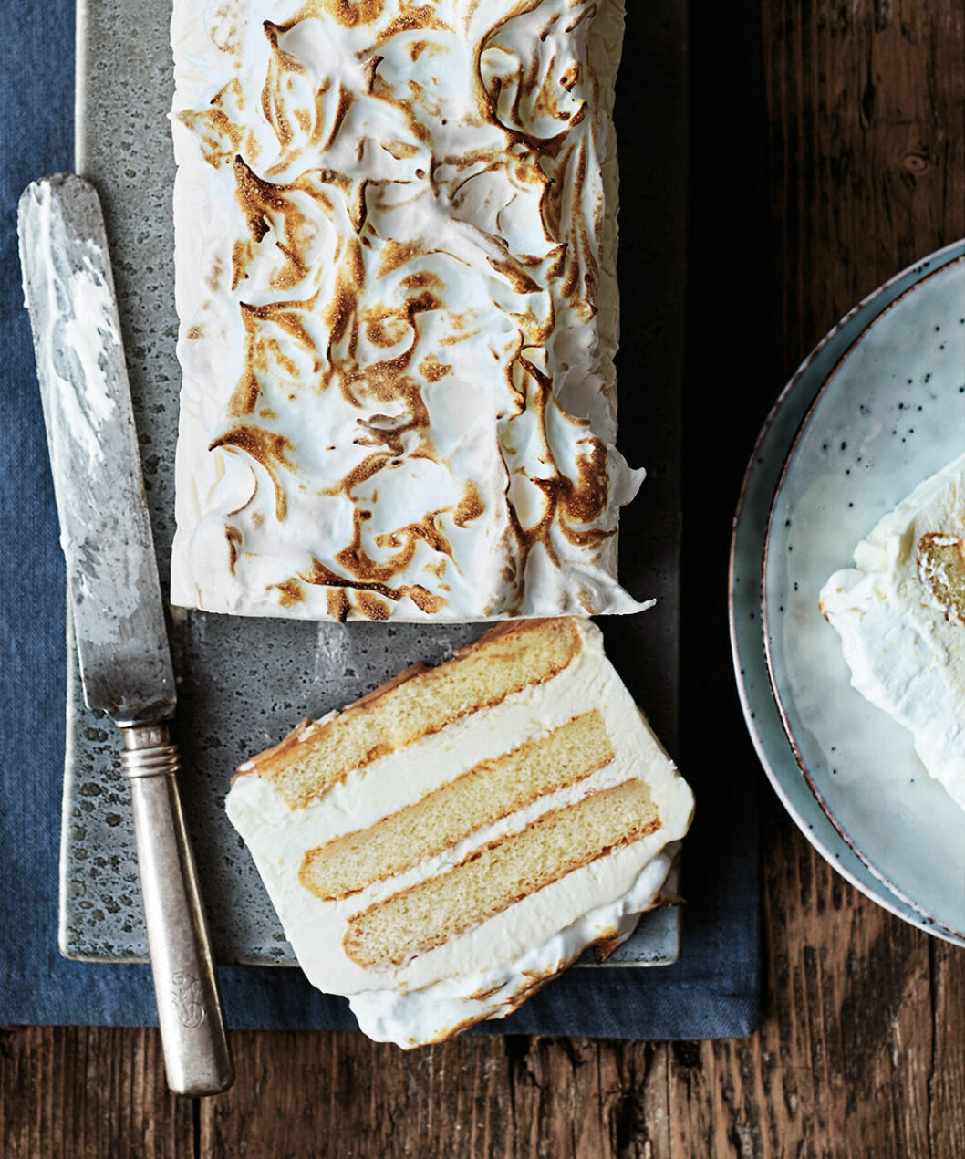 Glassbakelse med citron och maräng. Glassbakelse med citron och maräng.
