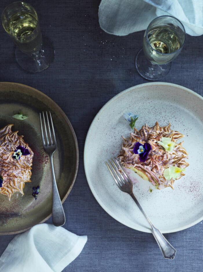 Recept på glassbakelse med hallonmaräng