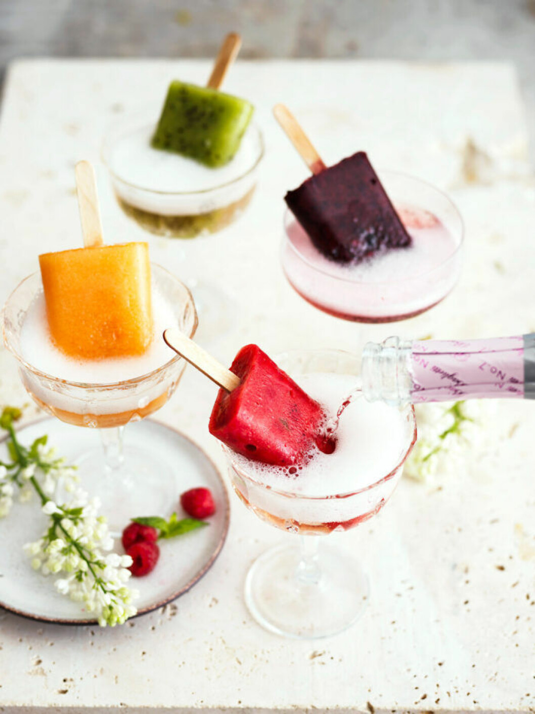 Glassdrinkar med bubbel