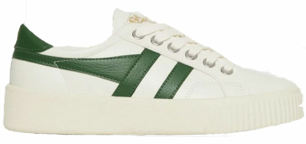 retroinspirerade sneakers från gola med gröna detaljer.