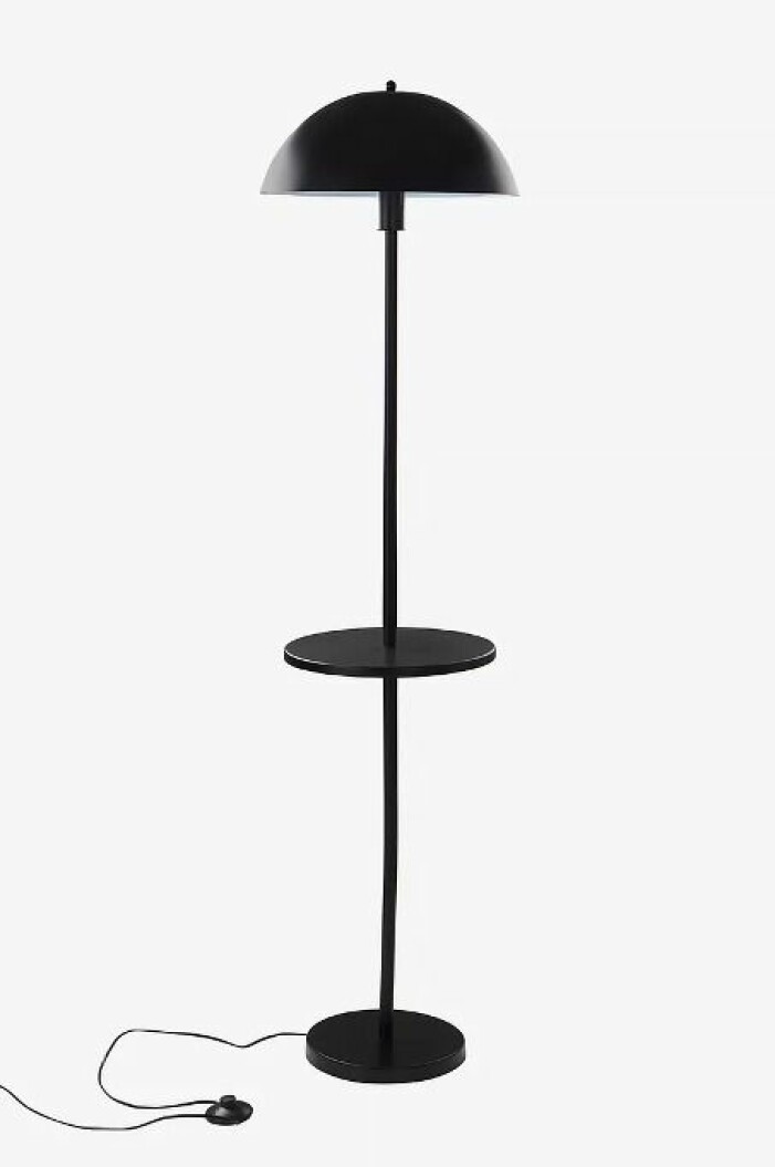 golvlampa med bord