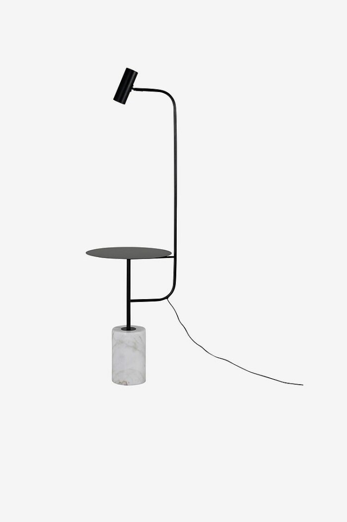 golvlampa med fot i marmor