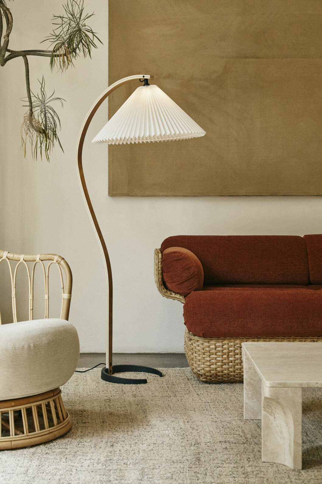 golvlampa från gubi