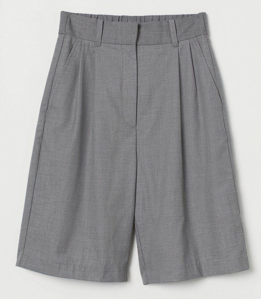 Grå bermudashorts från H&M.