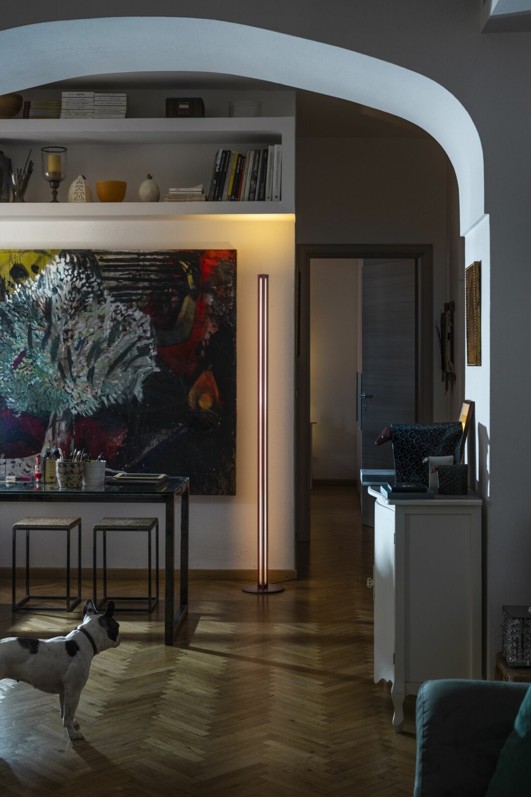 Golvlampa från Foscarini med varmt ljus