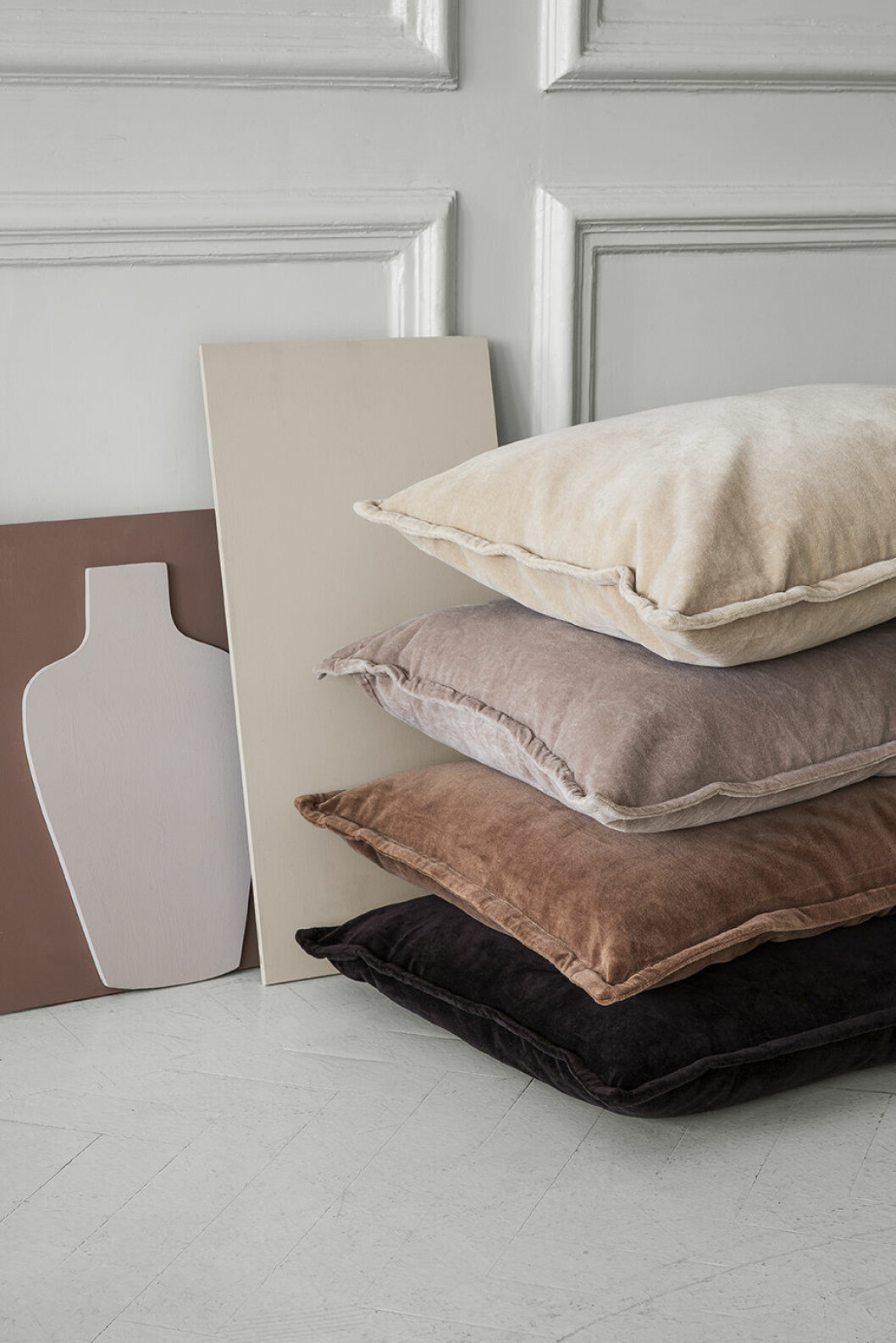 Kuddfodral i sammet från Granit Muted tones
