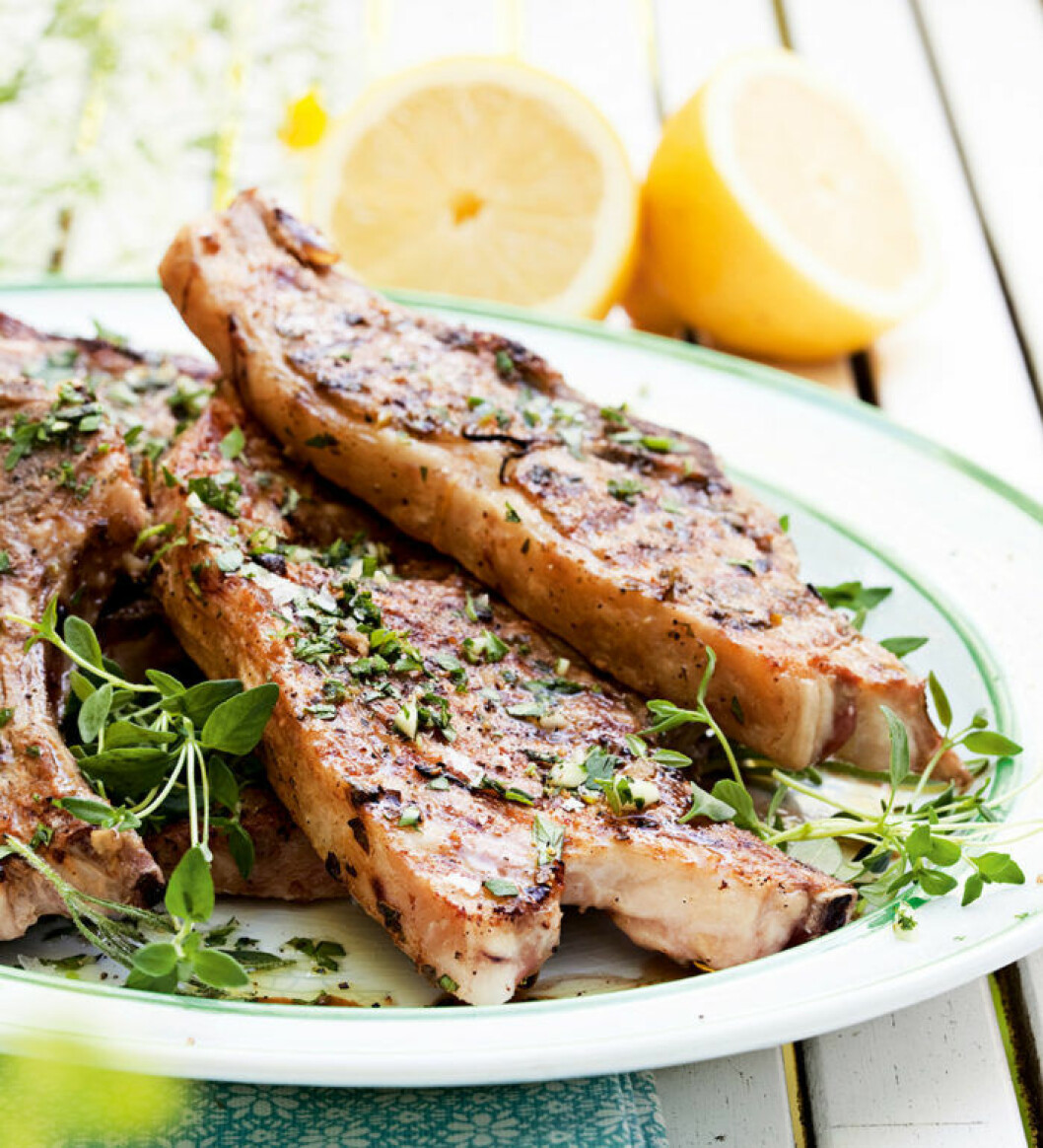 Grillade lammkotletter. Grillade lammkotletter.