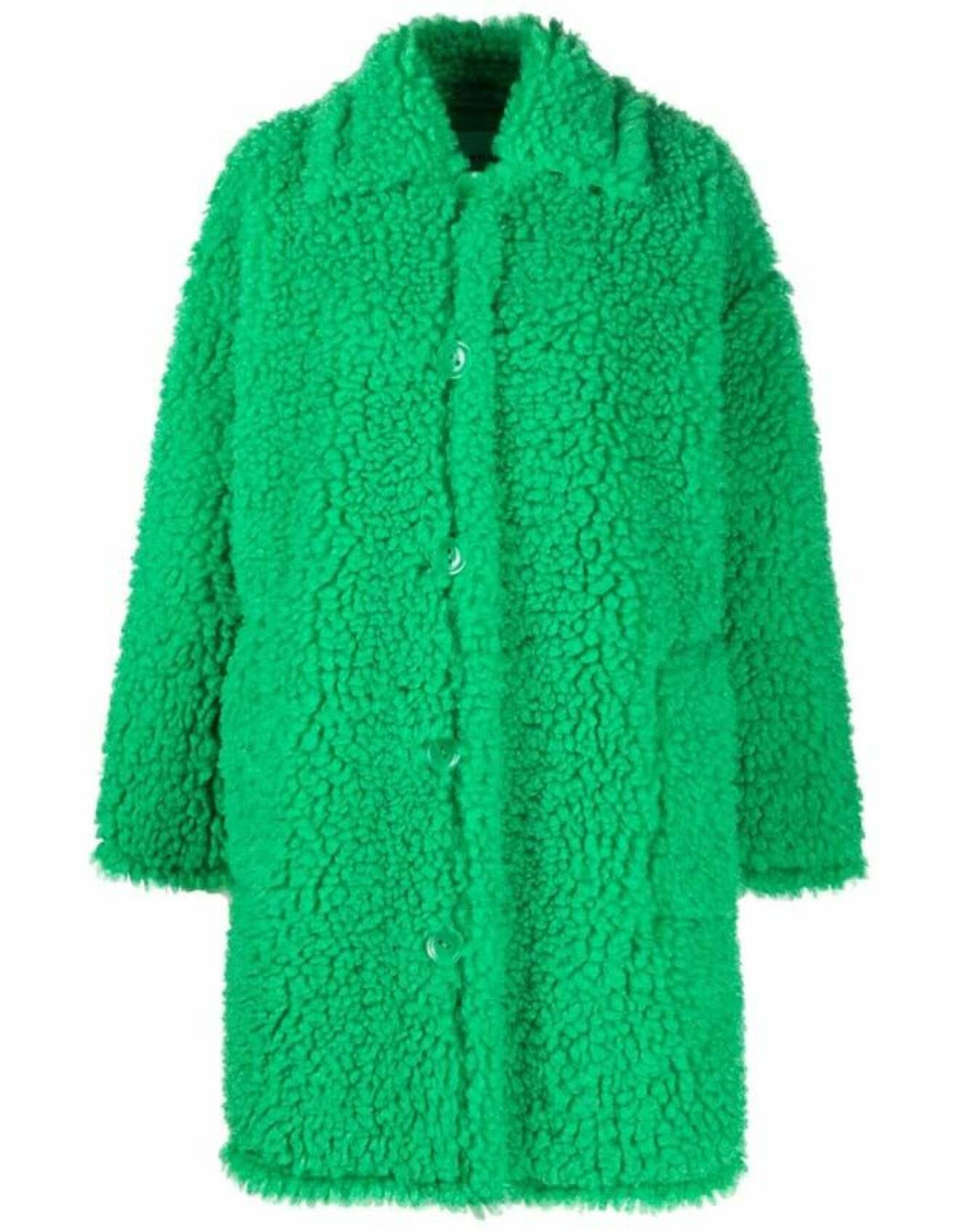 grön kappa i teddy material från Stand Studio
