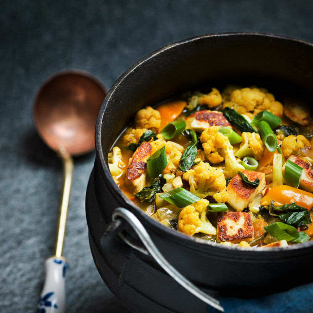 Grönsaksgryta med paneer eller halloumi.