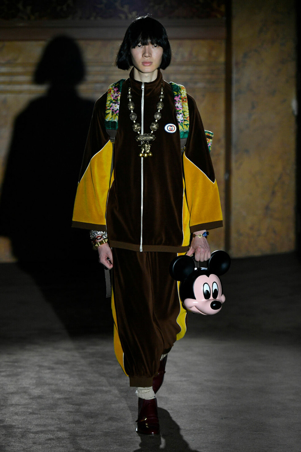 Spana in Musse Pigg-väskan! Säsongens väskcrush. Gucci show paris ss-19