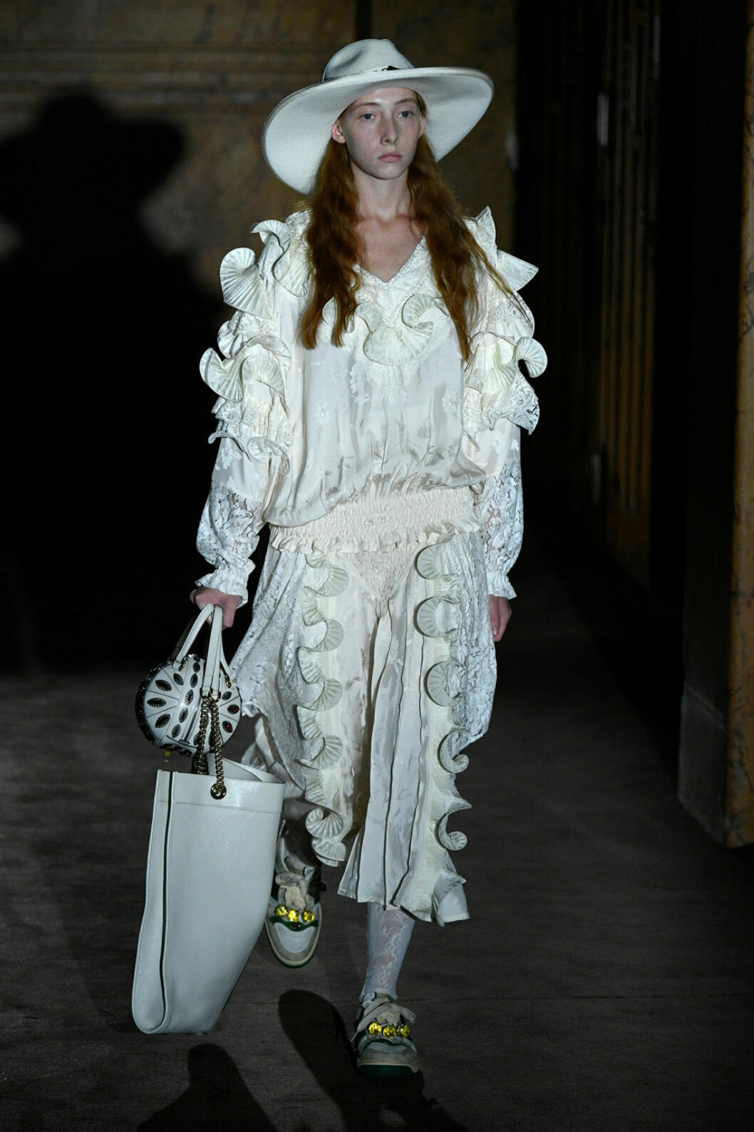 Volanger och 80-tal är en stark trend nästa vår. Gucci show paris ss-19