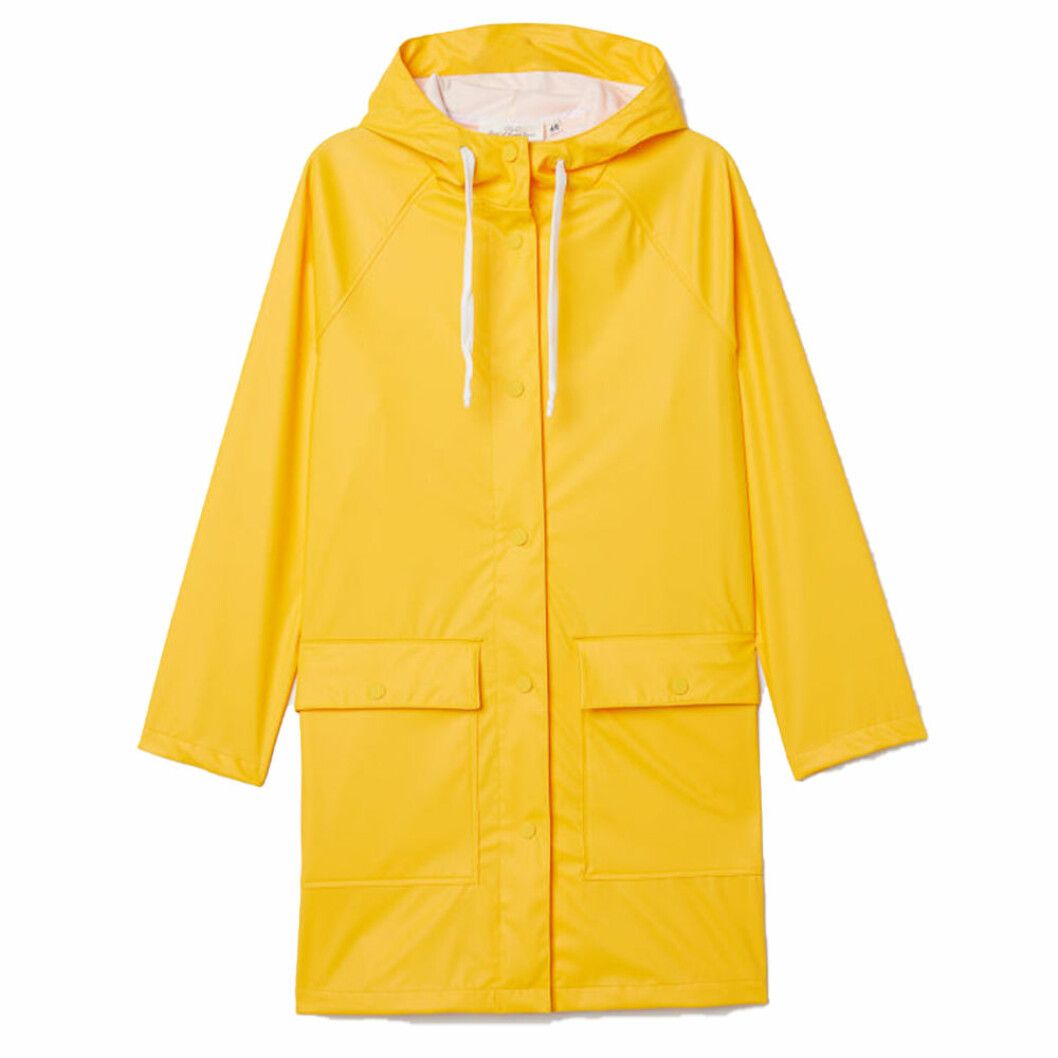 Gul regnjacka från H&M, <a href="https://track.adtraction.com/t/t?a=1268004454&as=1212076637&t=2&tk=1&url=https://www2.hm.com/sv_se/productpage.0656004002.html" target="_blank" rel="noopener">499 kronor</a>. Gul regnjacka från H&M