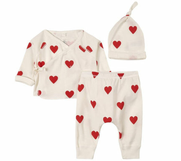 Gulligt set med hjärtan från Petit Bateau.