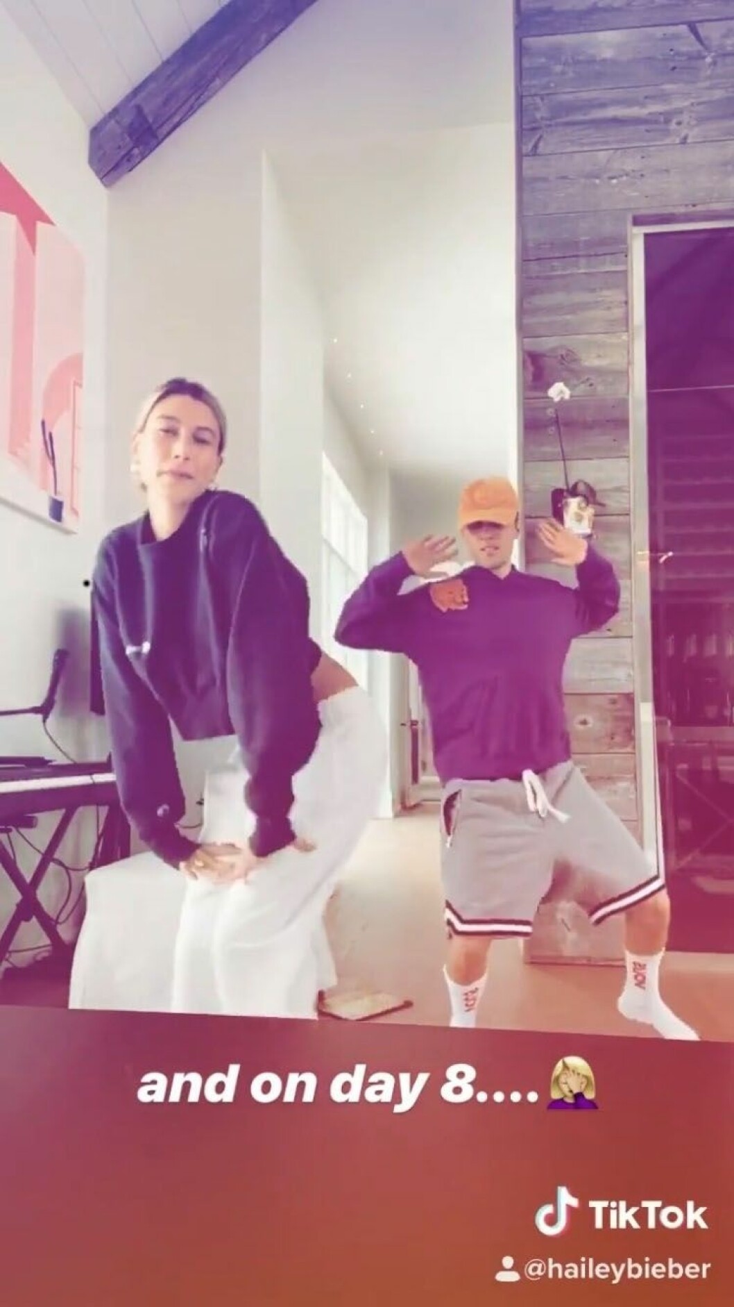 Hailey Bieber skaffade TikTok under karantänen. Där har hon och maken Justin Bieber dansat loss de senaste veckorna. Hailey Bieber och Justin Bieber dansar