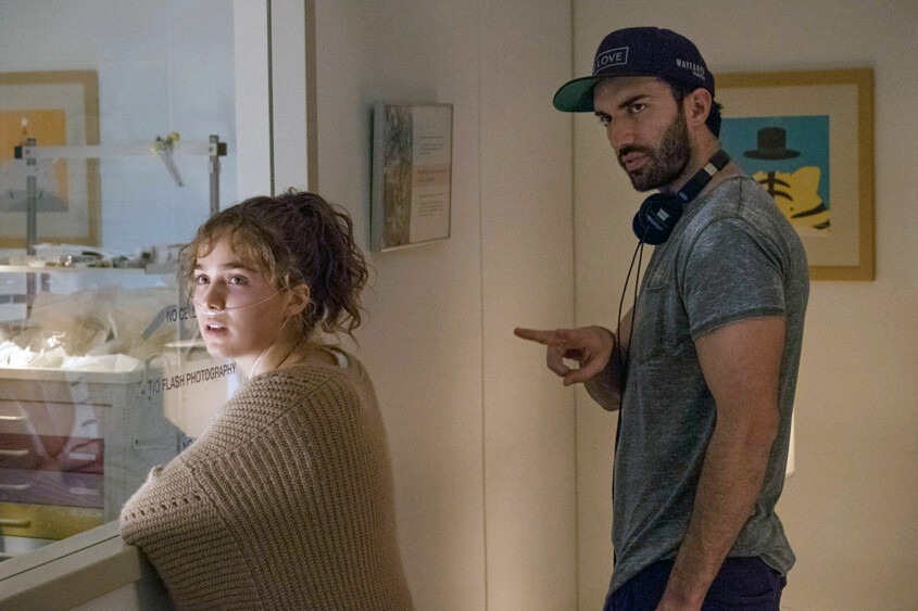 Haley Lu Richardson spelar en tonåring cystisk fibros i <span class=" italic" data-lab-italic_desktop="italic">Five feet apart</span>. I filmen ser vi även skådisarna Cole Sprouse och Justin Baldoni. Haley Lu Richardson i det romantiska dramat Five feet apart.