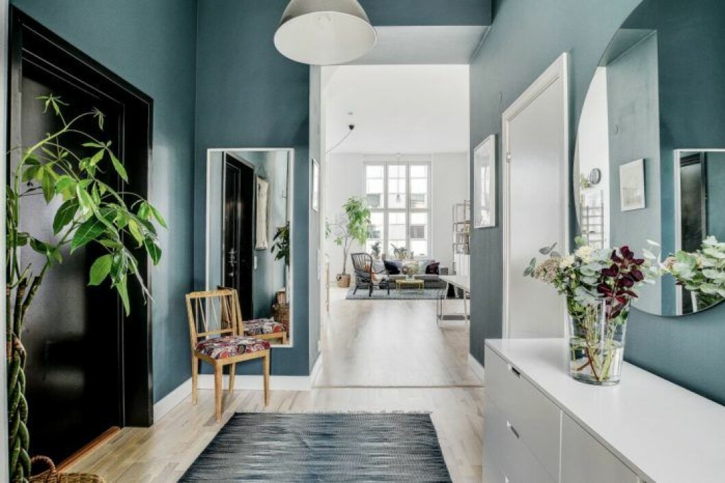 Hall i Katjas lägenhet i Sundbyberg - Bonusfamiljen.