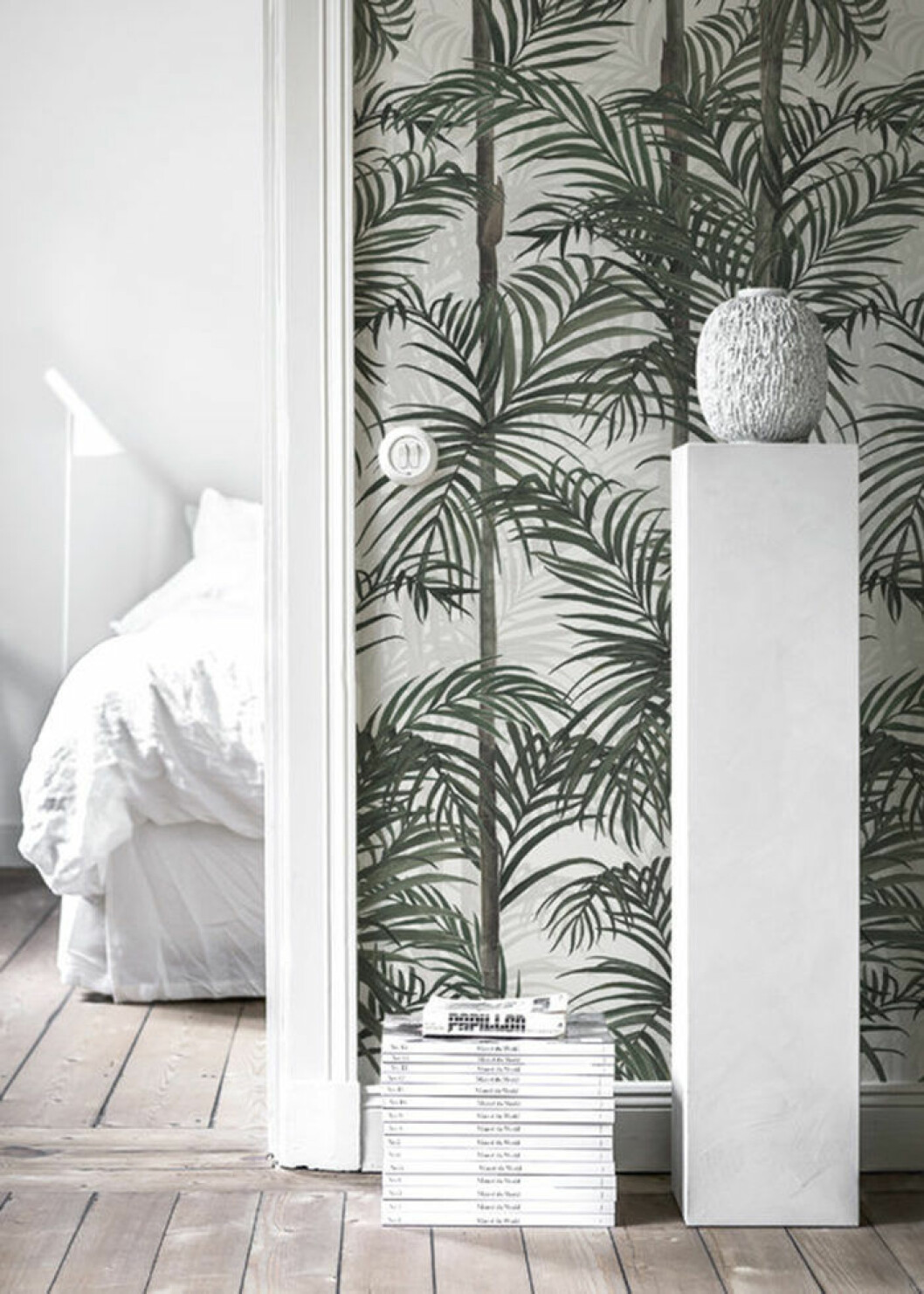 inbjudande hall med grönskande tapet från photowall