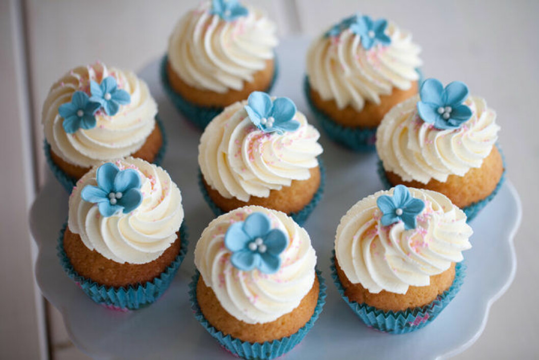 Halloncupcakes med cream cheese-frosting. Halloncupcakes med cream cheese-frosting.