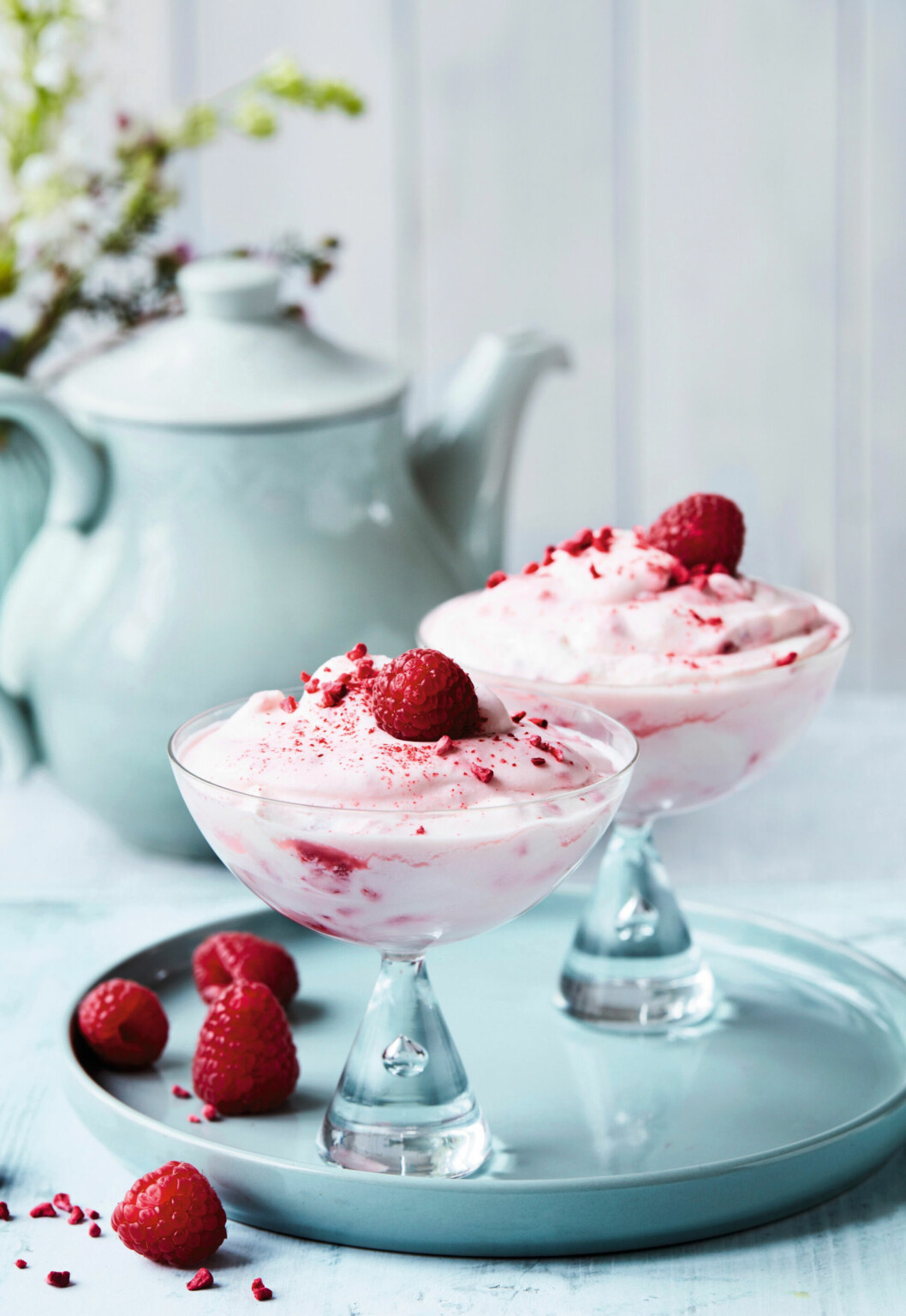 Hallonsyllabub. Recept på hallonsyllabub med färska hallon
