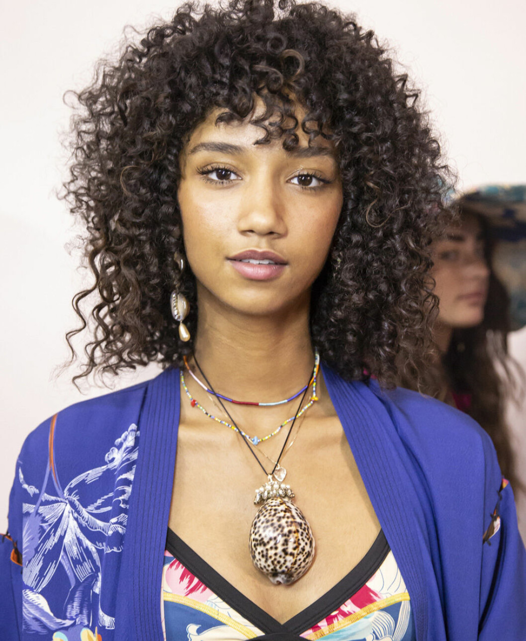 Etro halsband på modell från ss-19 showen