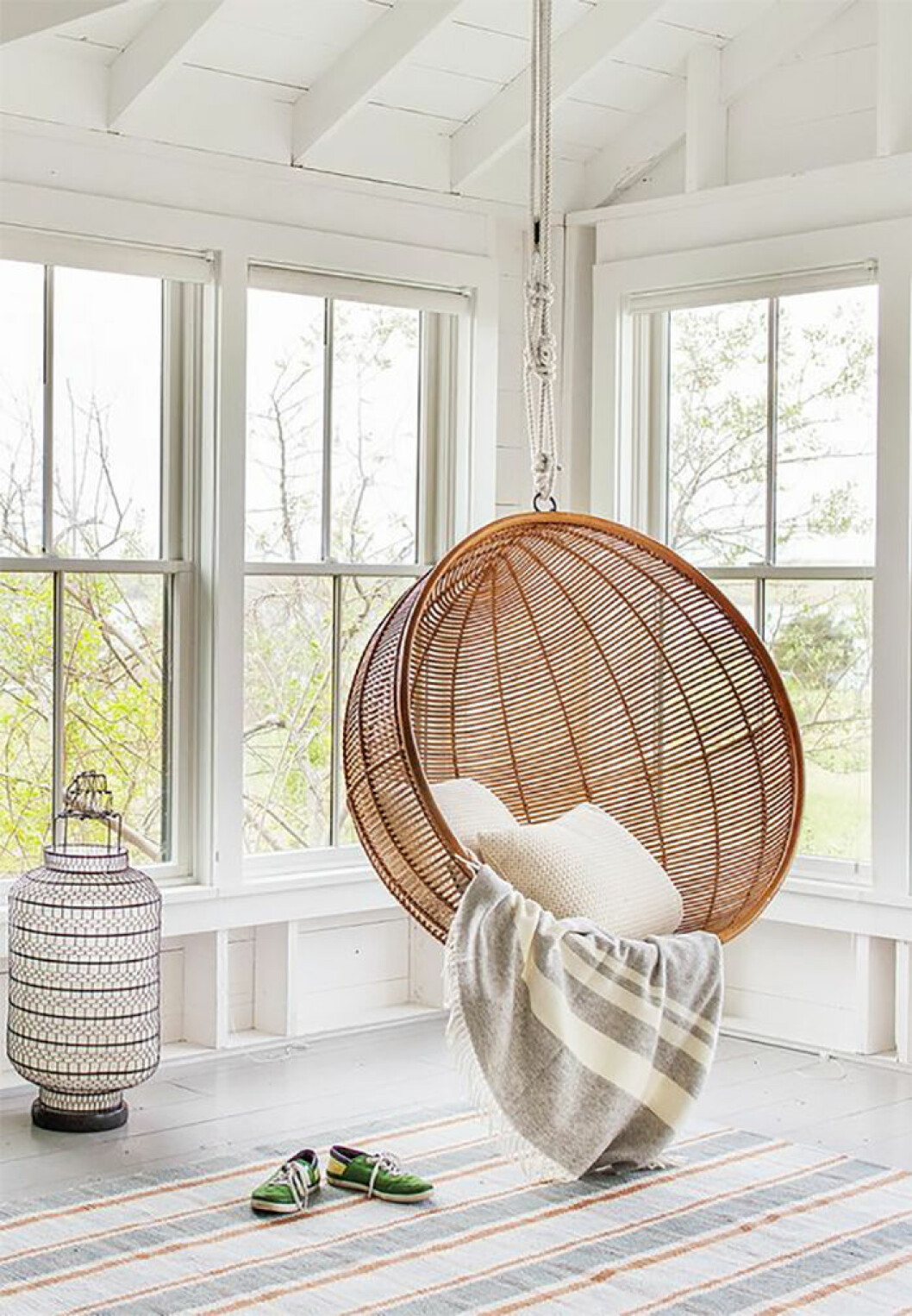 Via: <a href="http://casatreschic.blogspot.se/2015/03/casa-de-campo.html" target="_blank">Casatreschic</a> hammockar deco 2
