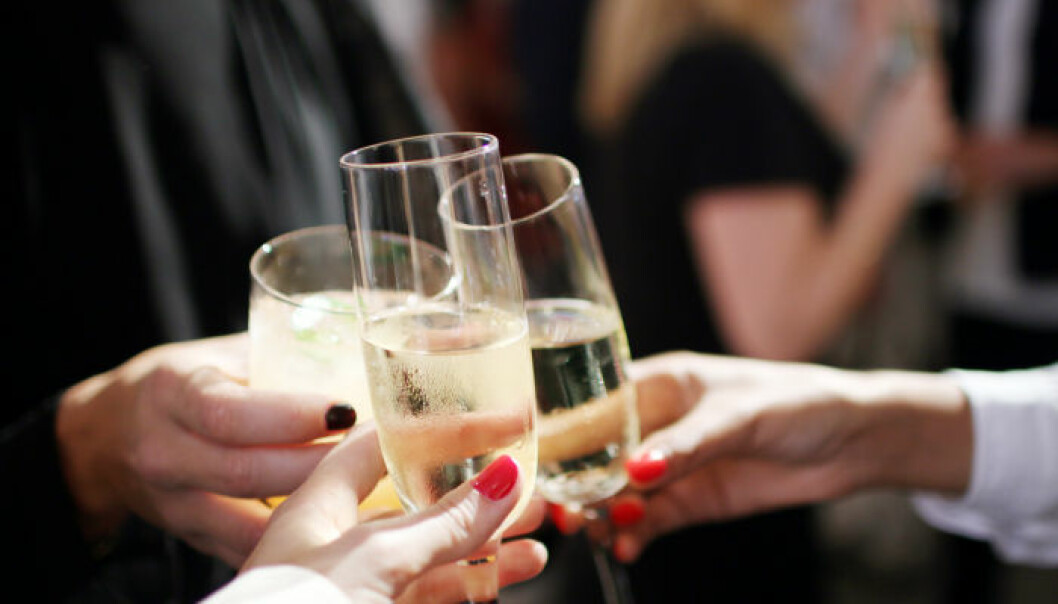 Ny studie: Har du den här ögonfärgen löper du större risk att bli alkoholist