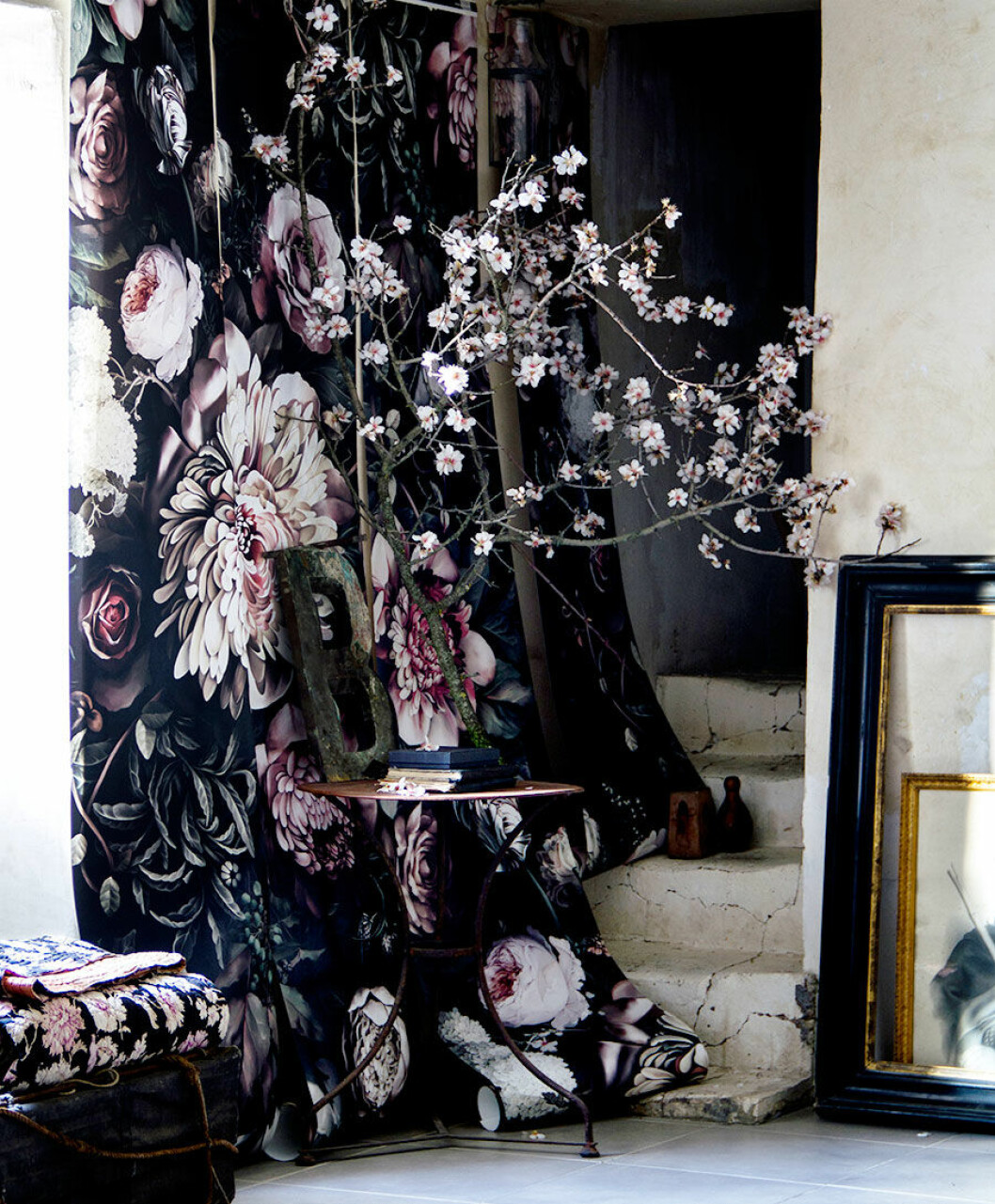 hans_blomquist_wallpaper_flowers_tapet_blommor