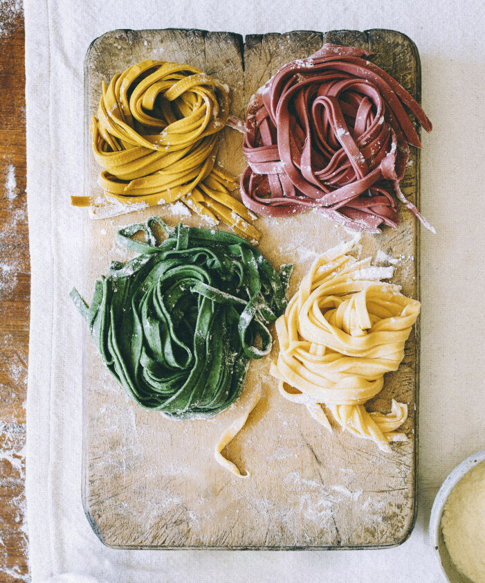 Hemgord, hemlagad, hemmalagad pasta i olika smaksättningar