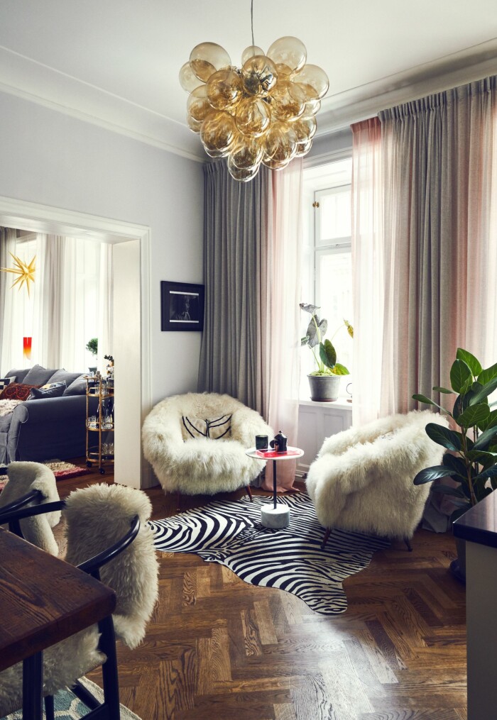 Foto Jonas Ingerstedt: Styling: Sasa Antic | Syns i: <a target="_blank" href="https://www.elle.se/hemma-hos/personligt-och-stamningsfullt-hemma-hos-caroline-winberg/4759005">Personligt och stämningsfullt hemma hos Caroline Winberg</a> hemma hos Caroline Winberg