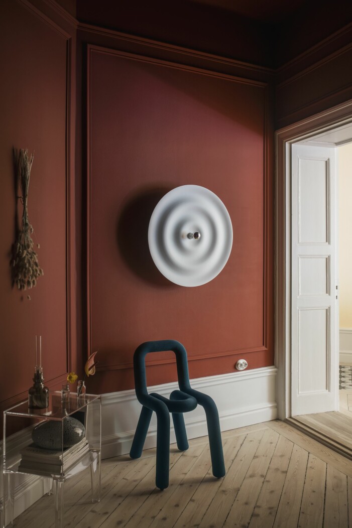 Hemma hos Helena Sand hallen röd lampa Wästberg