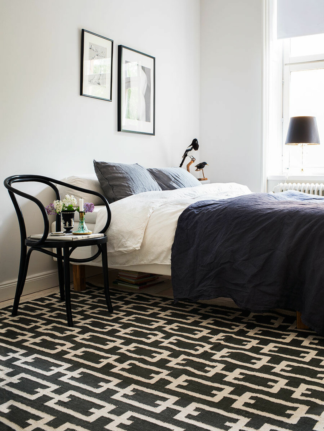 Styling: Malin Glemme Foto Anne Nyblæus Syns i:<a href="https://www.elle.se/decoration/stilfullt-och-mysigt-i-modedesignerns-minitrea/"> Compact living i designers minitrea</a>