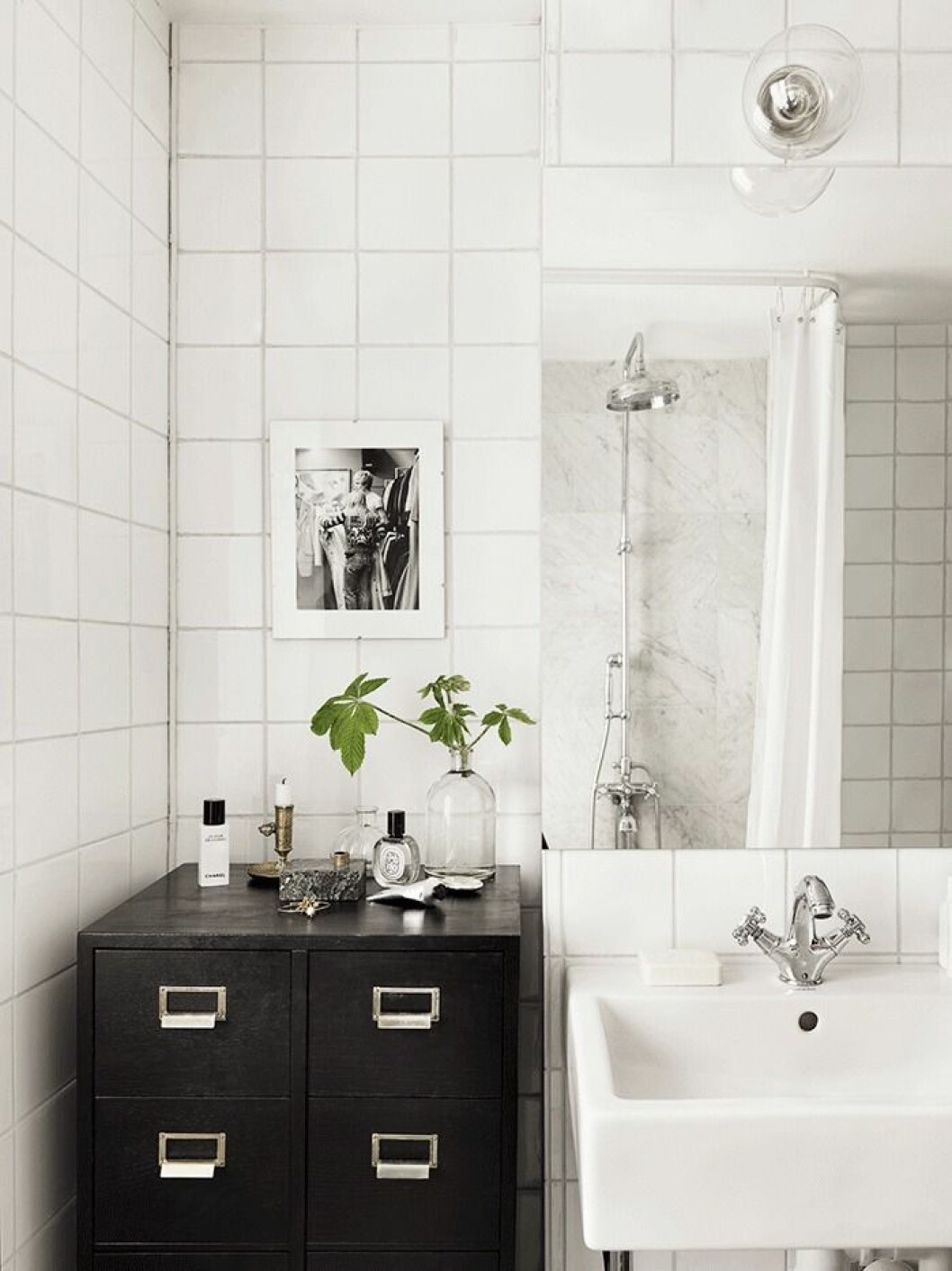 Foto:<a href="http://www.petrabindel.com/" target="_blank" rel="noopener"> Petra Bindel </a>Bild från <a href="https://www.elle.se/decoration/lockade-fram-lagenhetens-sjal-och-kansla/" target="_blank" rel="noopener">”Bytte ut allt – och lockade fram lägenhetens själ”</a> Små detaljer kan göra stor skillnad.